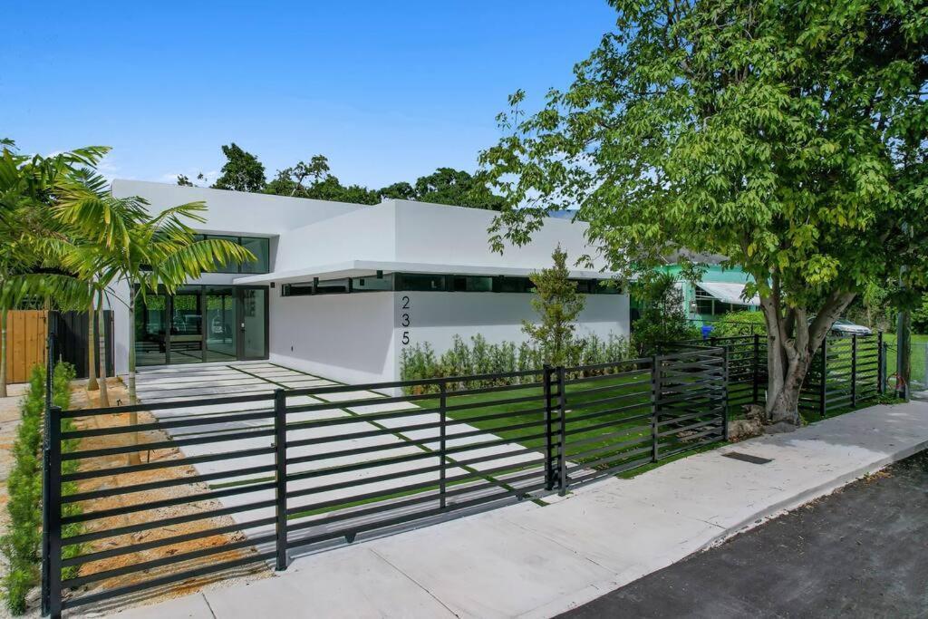 Design House -Heated Pool -Big Yard -Gated Parking Villa Miami Eksteriør billede