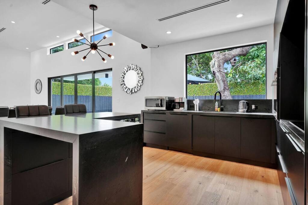 Design House -Heated Pool -Big Yard -Gated Parking Villa Miami Eksteriør billede
